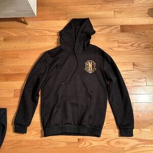 Nevermore Academy Hoodie sweatshirt size medium